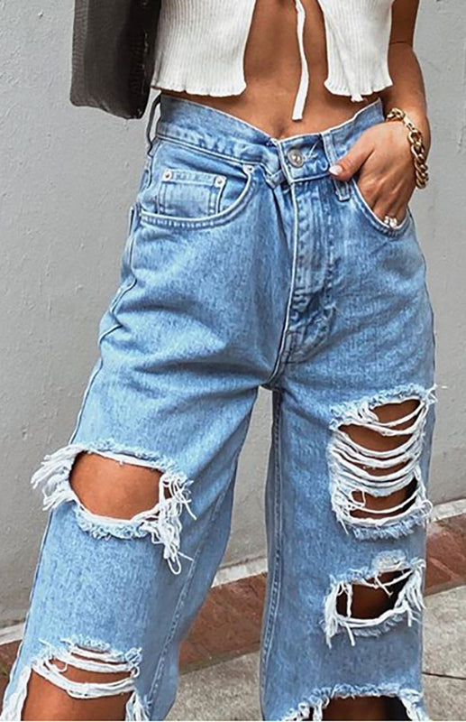 Kadın Yırtık Denim Pantolon - Şıklığı ve Rahatlığı Bir Arada